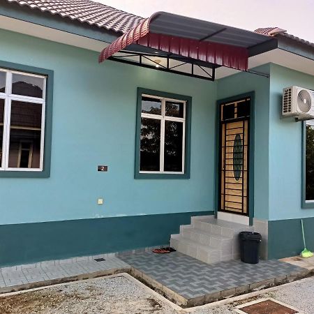 Ummi'S Homestay Besut Kampung Kuala Besut Exterior photo
