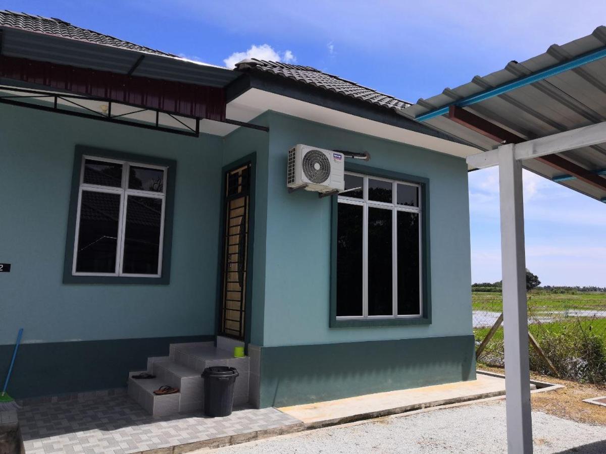 Ummi'S Homestay Besut Kampung Kuala Besut Exterior photo