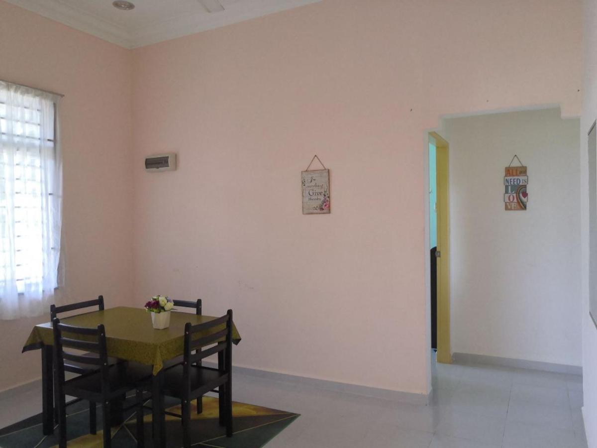 Ummi'S Homestay Besut Kampung Kuala Besut Exterior photo