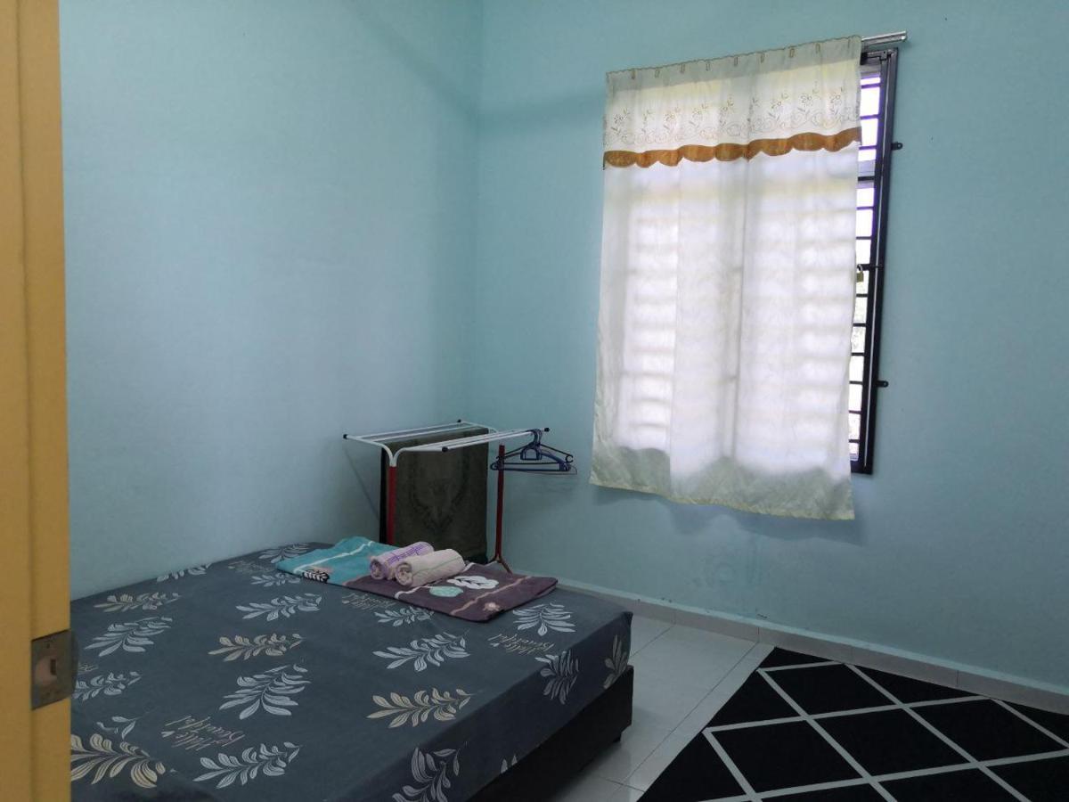 Ummi'S Homestay Besut Kampung Kuala Besut Exterior photo